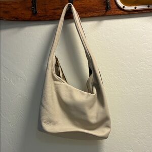 NWOT Banana Republic Cream Pebbled Hobo Shoulder Bag
